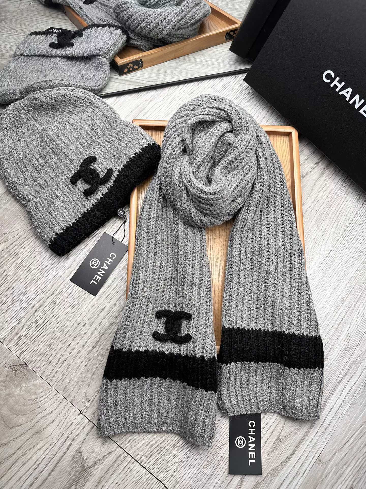 chanel hat and echapres set s_127a6074